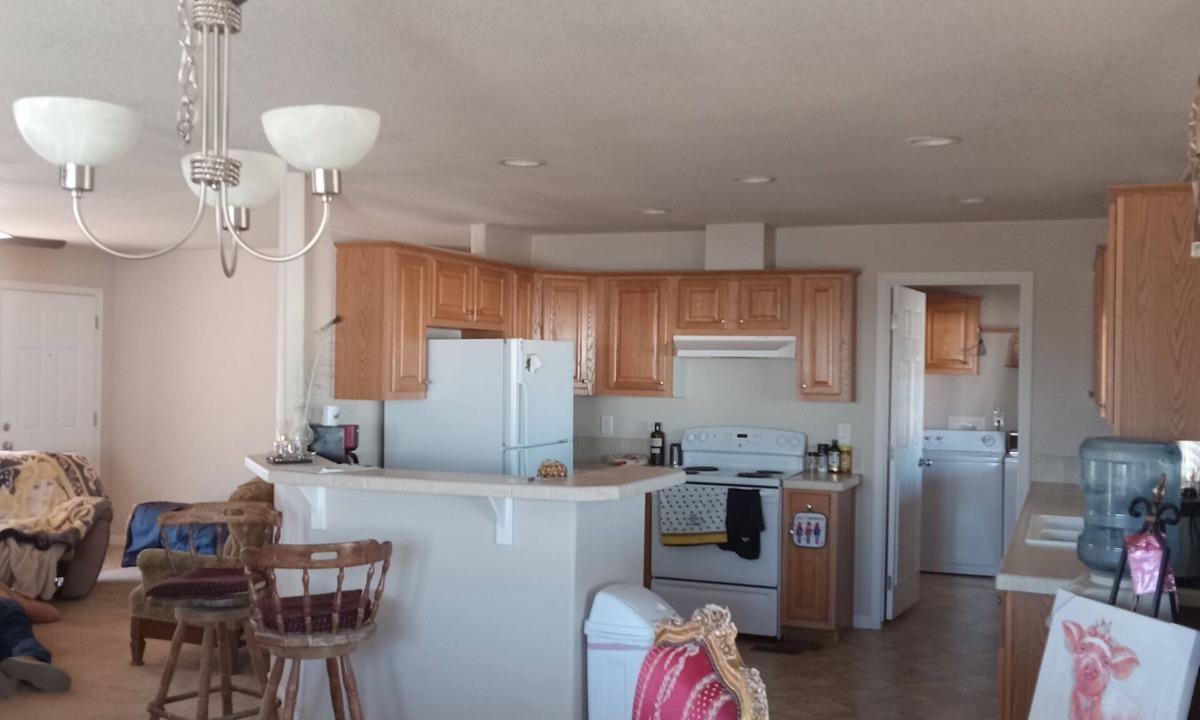 Quartzsite Bed & Breakfast | Master suite with private bathroom, as well as shared, living, kitchen, WiFi