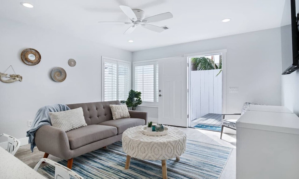 Crown Point House | Mermaid Cove: Your private Pacific Beach Oasis!