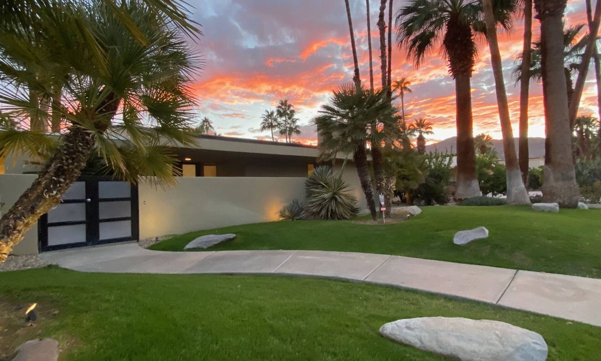Rancho Mirage House | Mid-Century Modern Estate