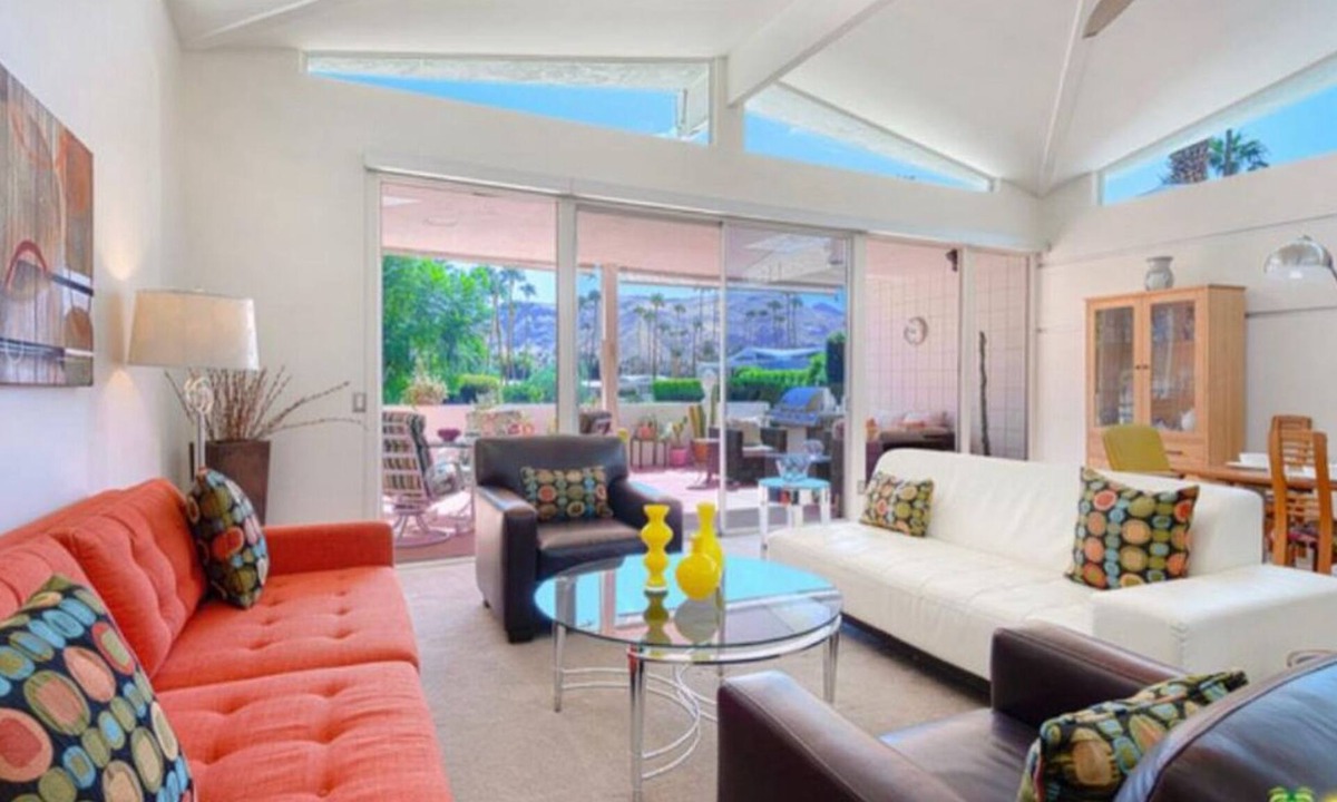 Canyon Corridor Condo | Midcentury Modern with Mountain Views
