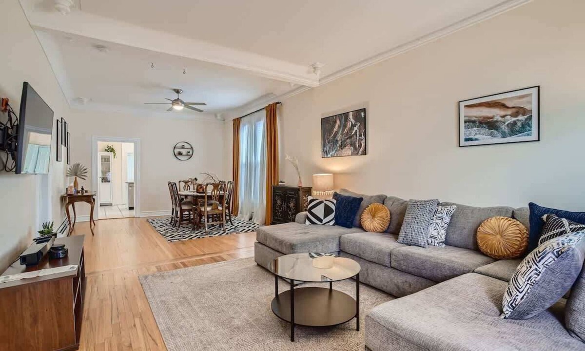 Lincoln Park House | Mod Downtown Perfection | 3BD w/Patio | Fast WIFI