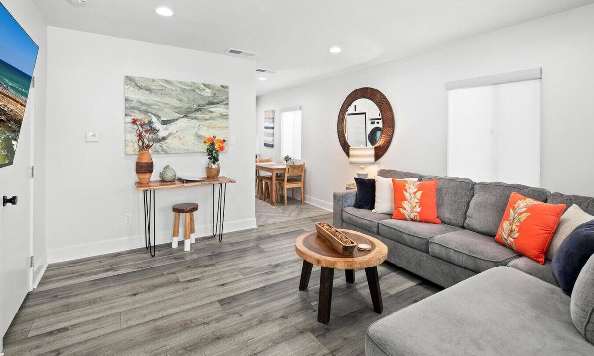 Ocean Beach Apartment | Modern 1BR with fast WiFi - Pets welcome