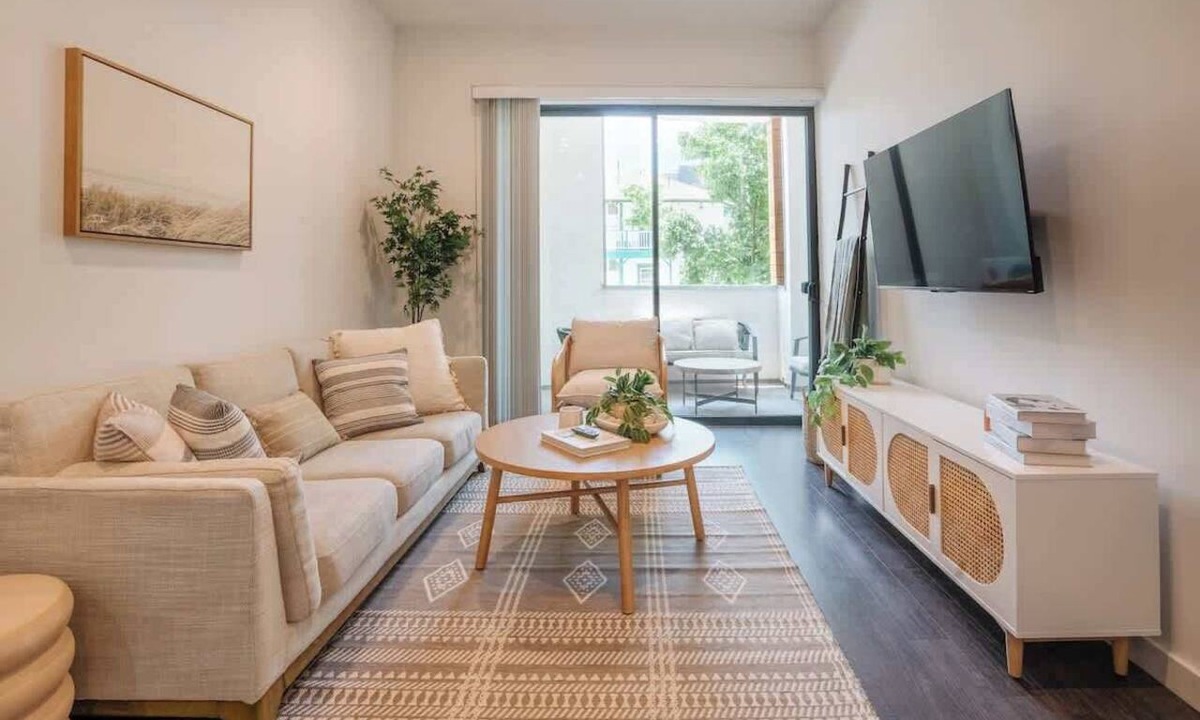 Little Italy Apartment | Modern Inner City Pad w/Patio | Walk Everywhere!