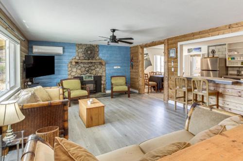 Sequoia National Forest House | Mountain Views! High Desert Hideaway in Oynx