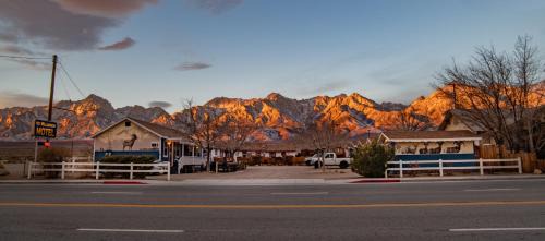 Independence Hotel | Mt Williamson Motel and Basecamp