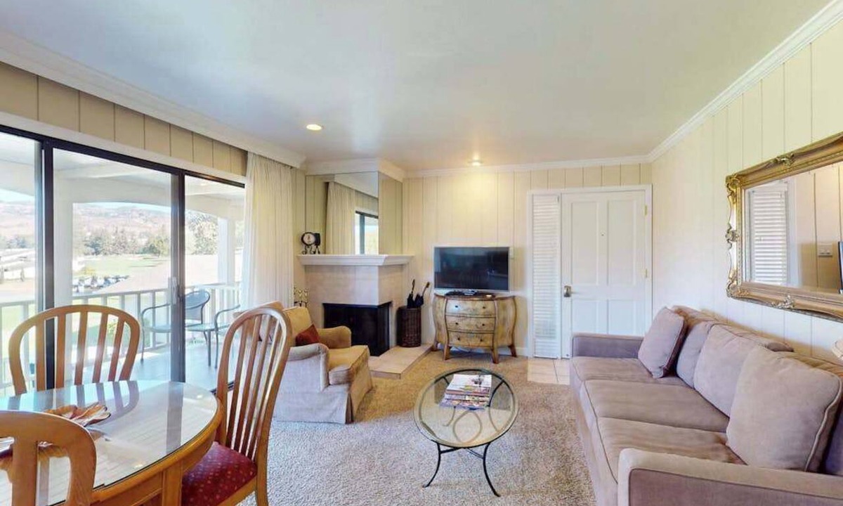 Napa Apartment | Napa 1BR Silverado condo with golf-course view & gas fireplace
