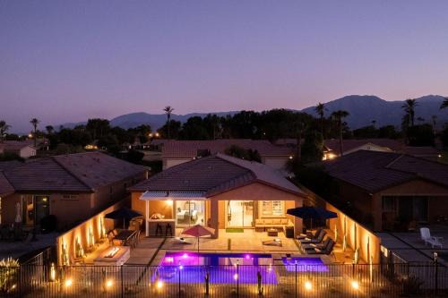 Indio House | NEW Sunset Palms, AC Gameroom, Pool, Spa, EV charger