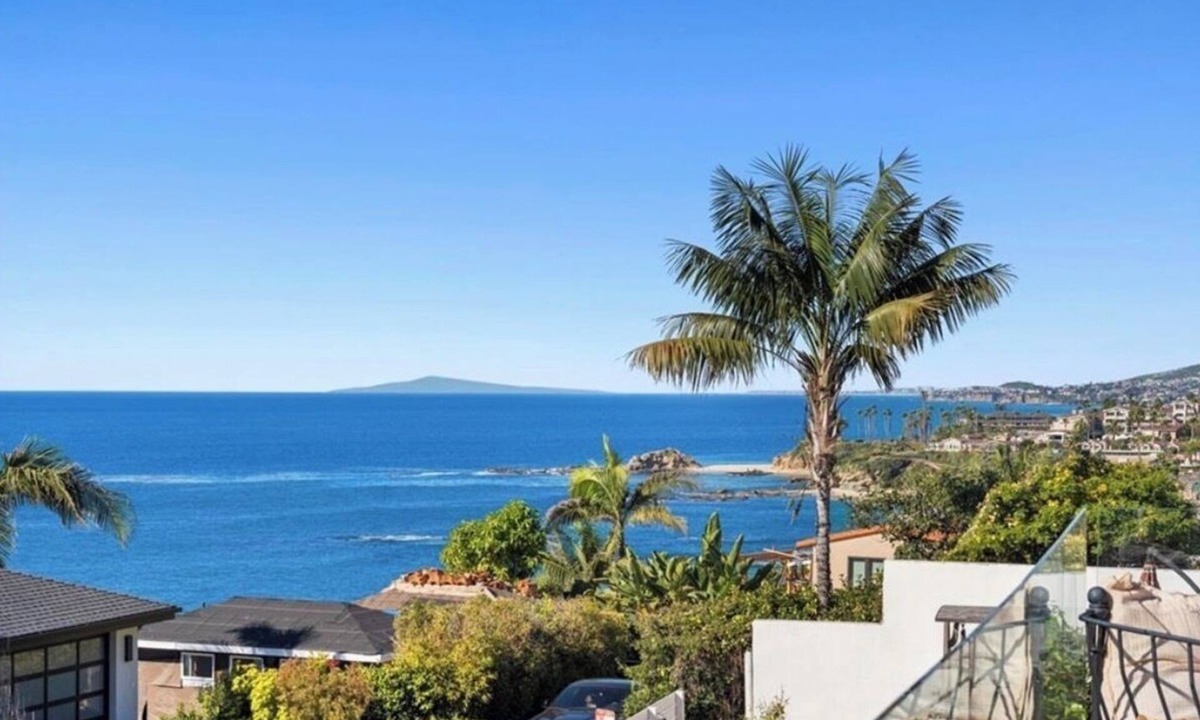 South Laguna House | NEW! Walk to the beach from this Beautiful 4 bedroom South Laguna masterpiece.