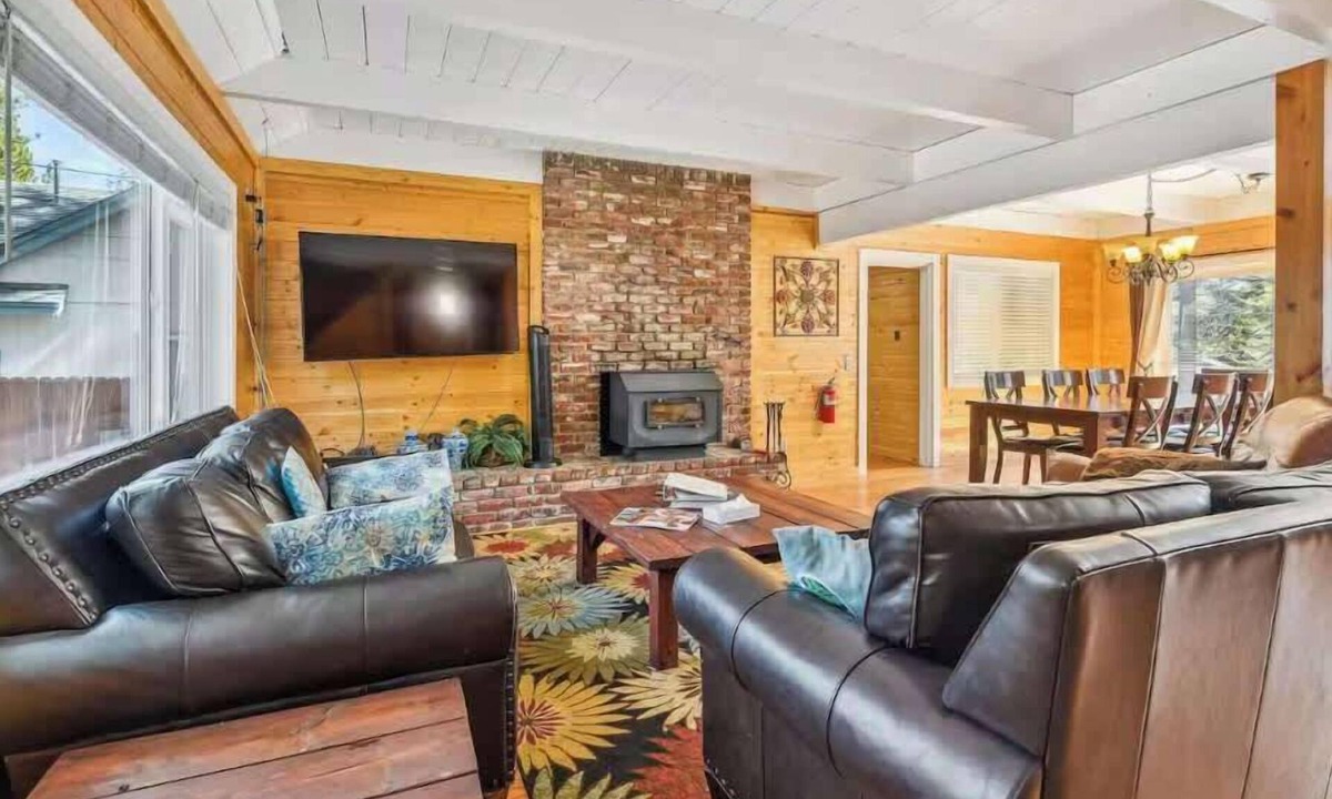 North Upper Truckee Cabin | Newly Renovated with Foosball Table