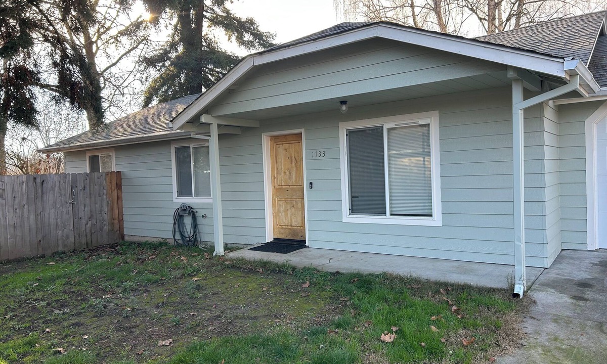 Grants Pass House | Newly Renovated 3-bedroom Centrally located Home in Grants Pass