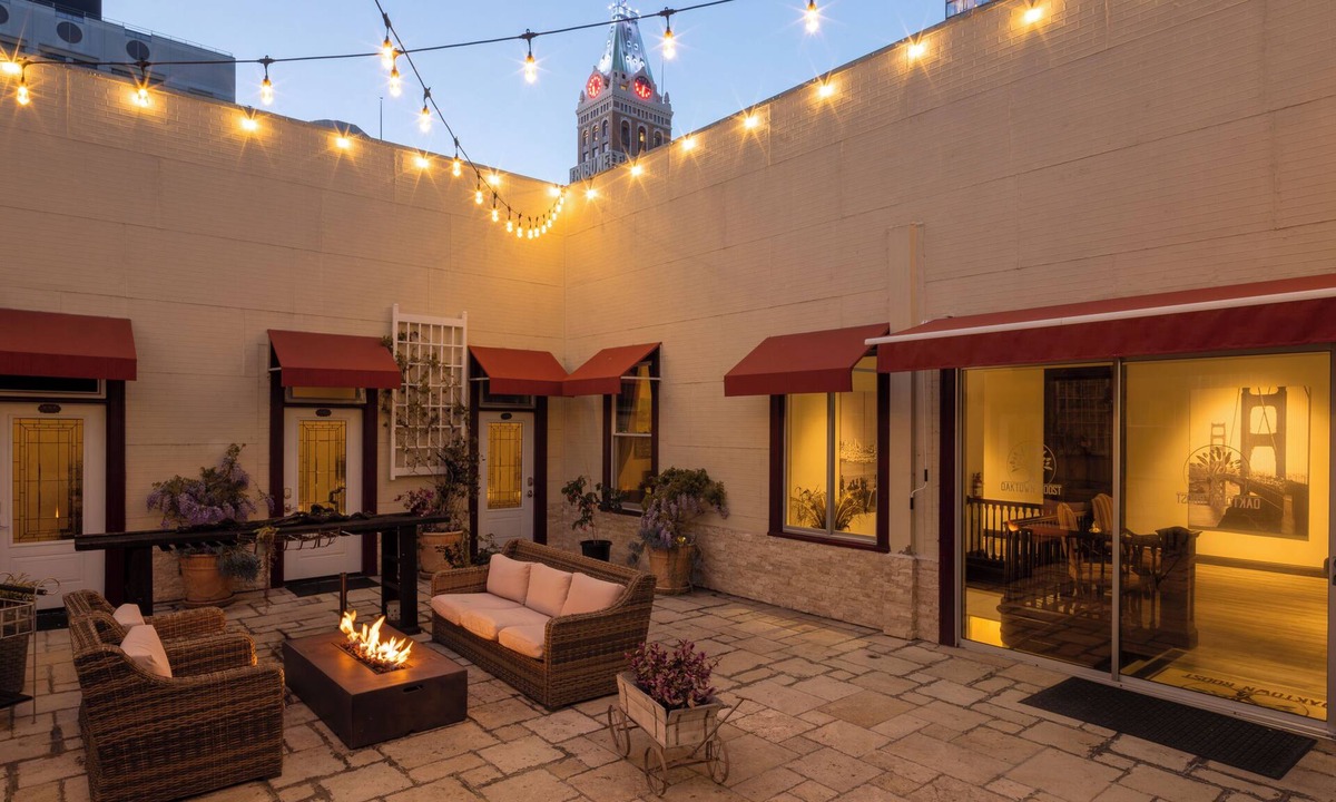 Downtown Oakland Hotel | Oaktown Roost