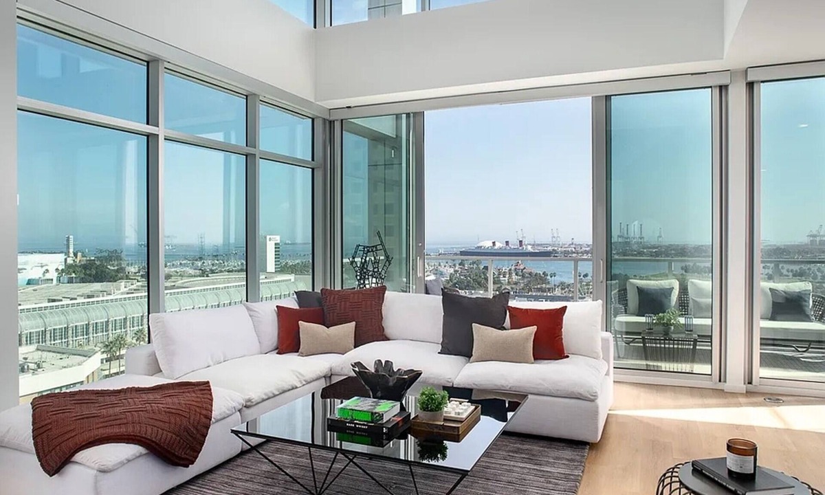 Waterfront Apartment | Ocean Blvd 2 Bedroom Long Beach Penthouse