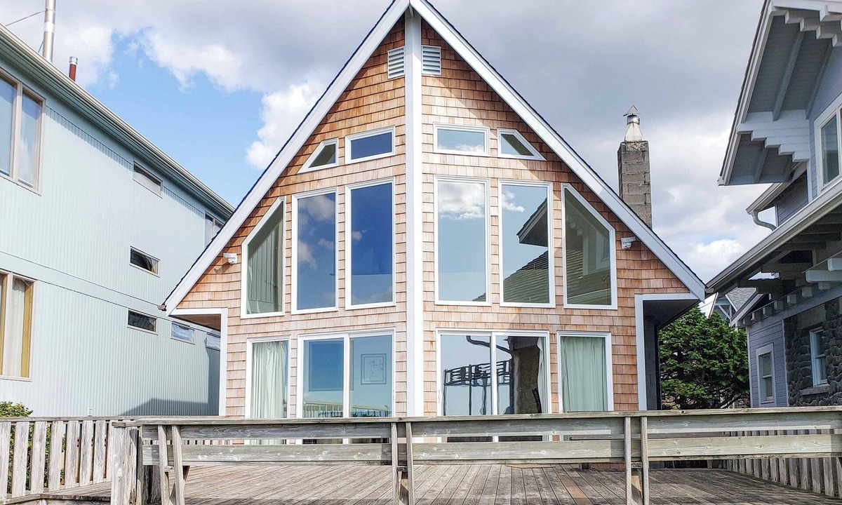 Seaside House | OCEAN FRONT: THE ANNEX: Seaside Vacation Homes, Inc Managed