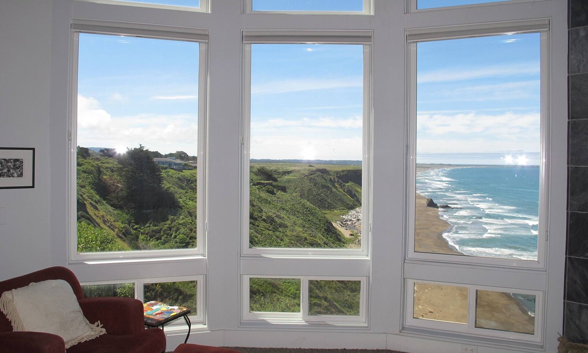 Manchester House | Ocean View 3-Bedroom House in Tranquil Irish Beach