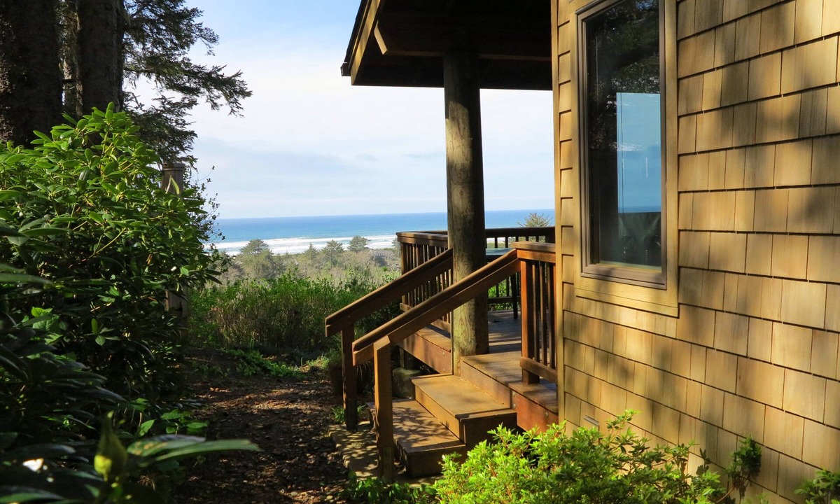 Neskowin Cabin | Ocean View Oasis Retreat. Comfort, plus great views! Sleeps 4.