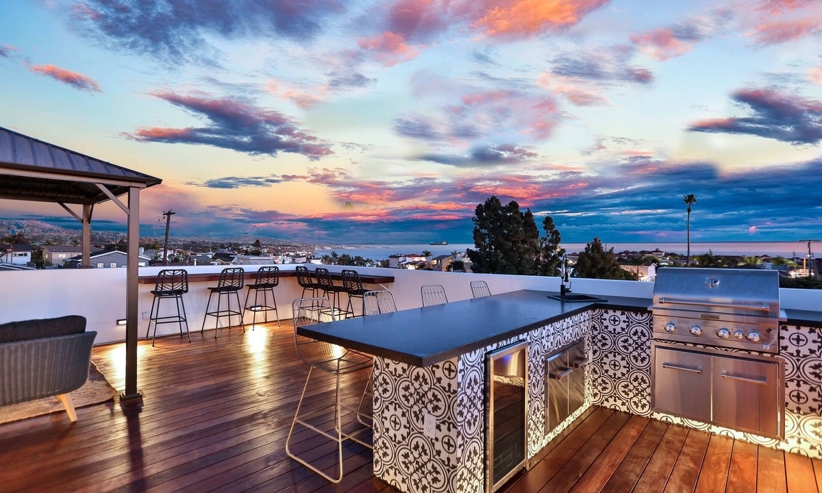 Lantern District House | * Ocean view rooftop* Peloton* Modern & New