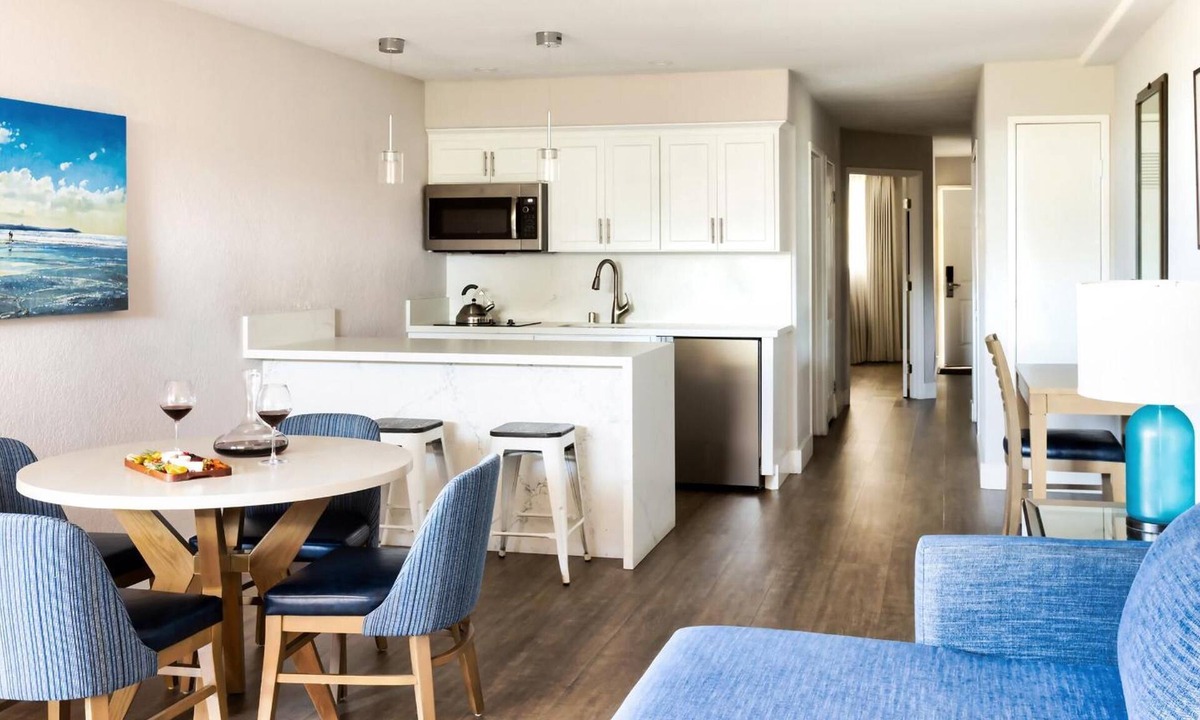 Rio del Mar Hotel | Ocean View Suite | Heated Pool & Tennis Court | Walk to Seascape Village Shops