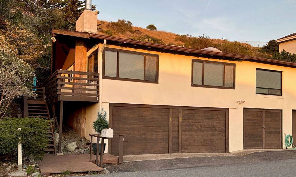 Cayucos House | Ocean Views, Walk to the Beach—Monthly Stays