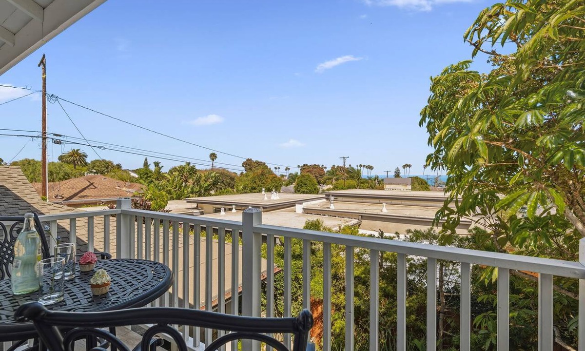East Mesa Apartment | Ocean Whispers from the Sea