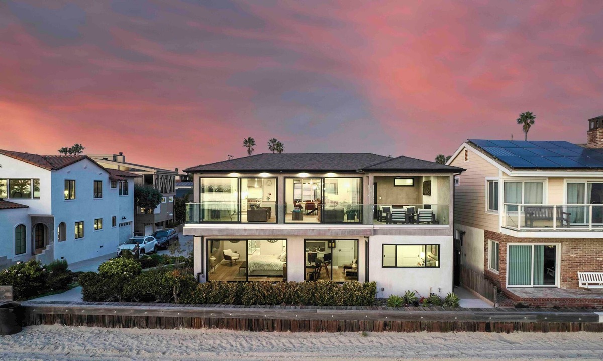 Peninsula House | Oceanfront Paradise Retreat in Long Beach!