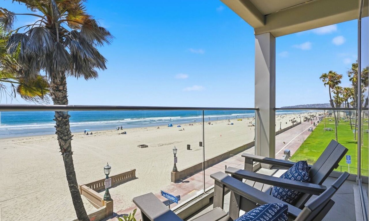 South Mission Beach Condo | Oceanfront Penthouse | South Mission Beach 4