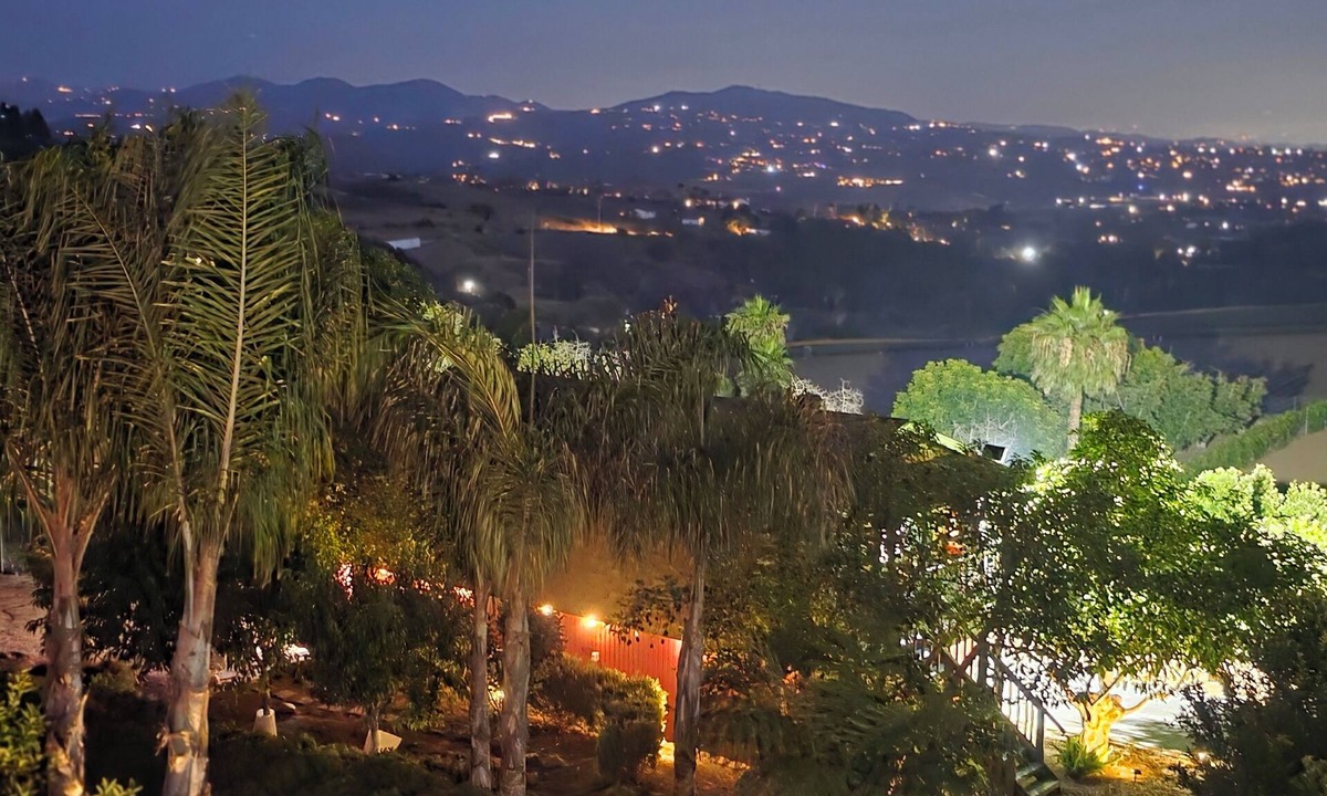Bonsall House | Oceanside Bonsall Panoramic View Treehouse Studio