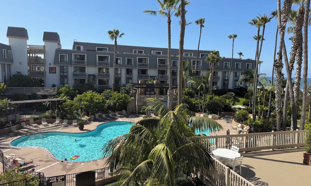 Townsite Condo | Oceanviews from the Balcony in 1 Bd Condo with Pool, Spa, and Fitness Center