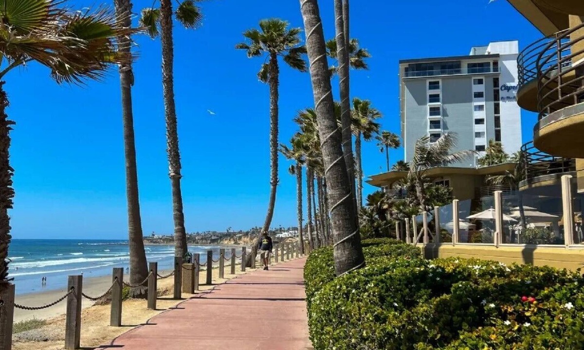 North Pacific Beach Cottage | Pacific Beach Cottage - 1 Block from the Ocean