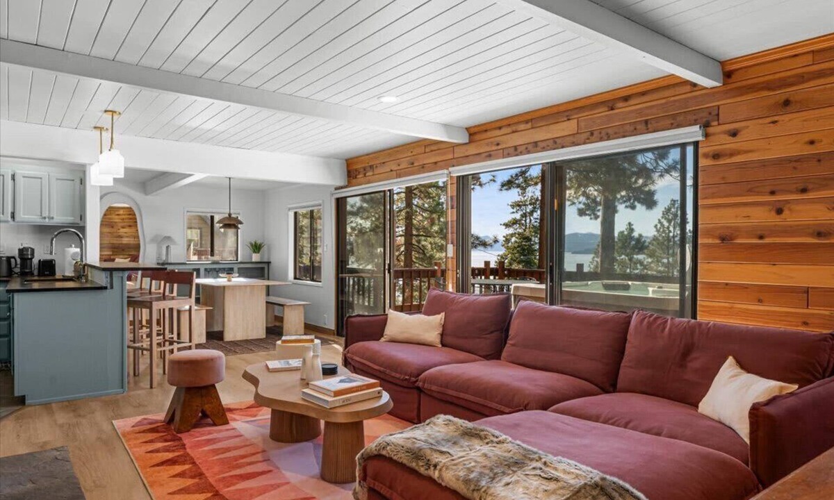 Brockway House | Park Lane Lakeview Lookout
