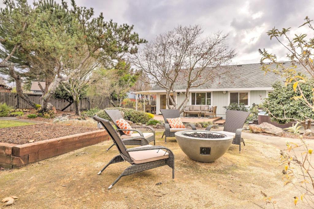 Santa Rosa House | Peaceful Windsor Retreat w/Private Hot Tub!