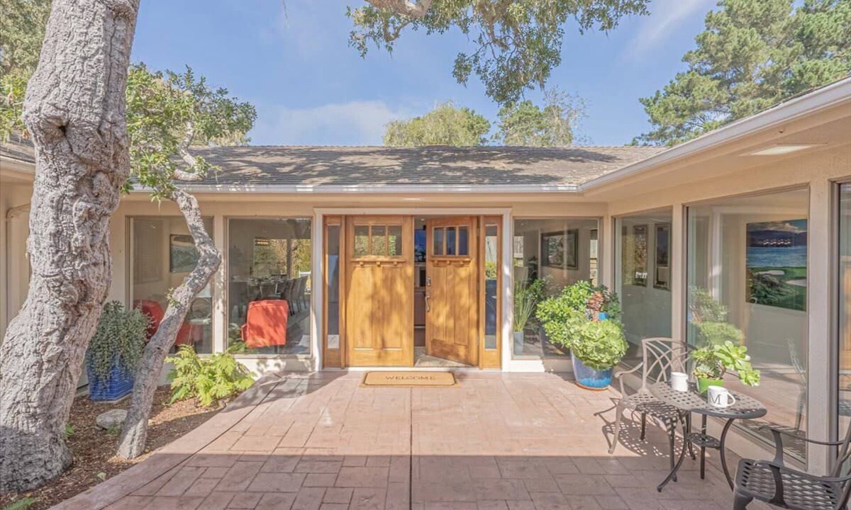 Del Monte Forest House | Pebble Beach Home Near Golf and Seal Rock Beach
