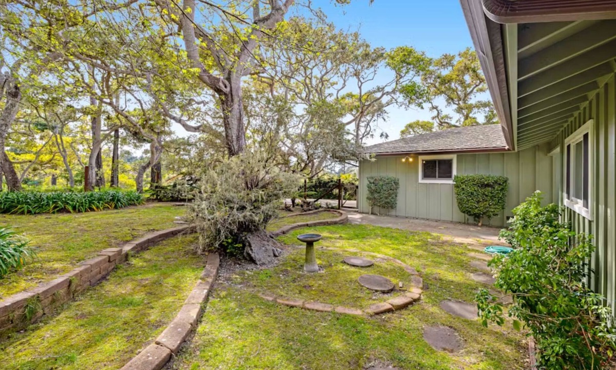 Del Monte Forest House | Pebble Beach-Near Beach and Golf-Cute and Cozy.