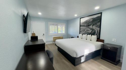 Munras Avenue Hotel | Pelican Inn