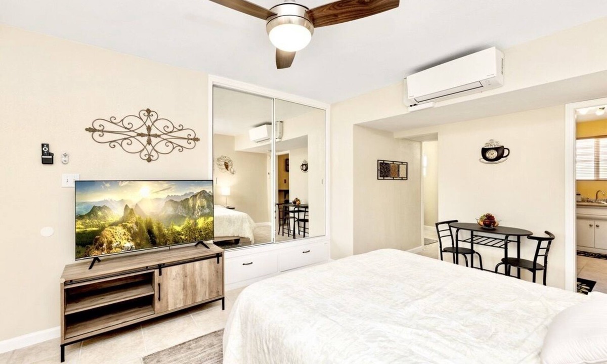 Little Tuscany Apartment | Perfect Palm Springs Studio Retreat Near Downtown!