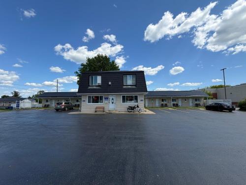 Perth Hotel | Perth Plaza Inn & Suites
