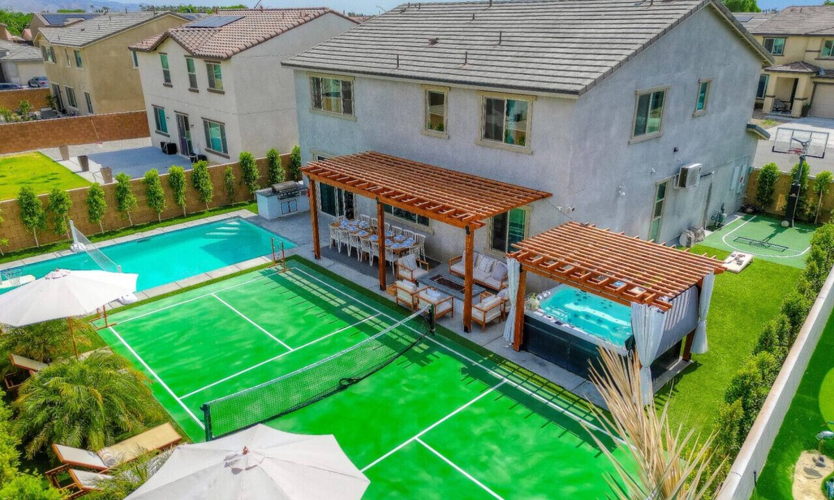 Coachella House | Pickleball Lrg SpaPool Bball Gameroom 14Beds Fitne