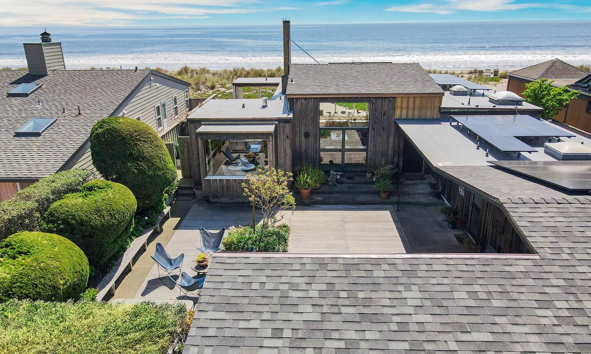 Stinson Beach House | Picturesque Beachfront Home in Seadrift