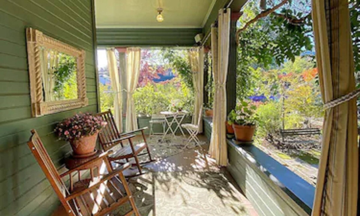 Cloverdale Bed & Breakfast | Pinschower Inn