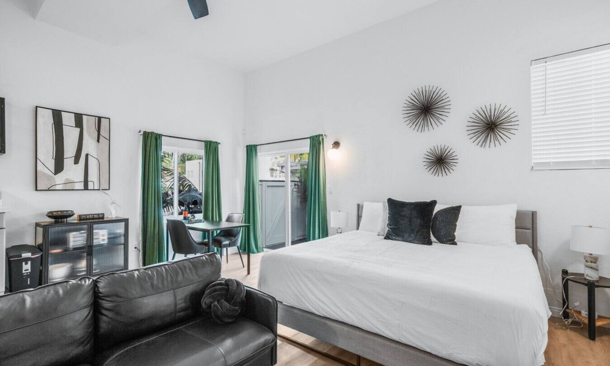 Point Loma House | Point Loma Coastal Studio | AC Near Bay & Liberty Station