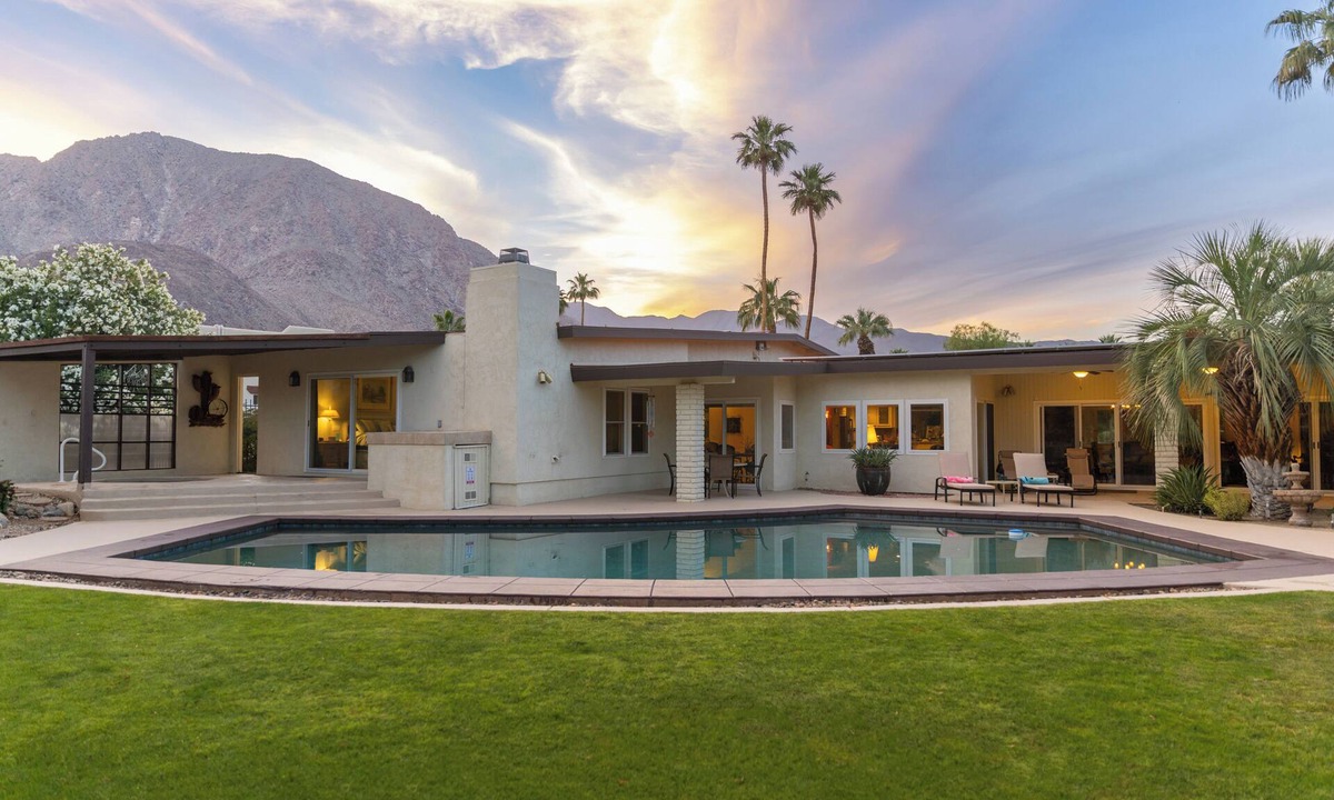 Borrego Springs House | Poolside Splendor! Spacious De Anza Golf Club Home