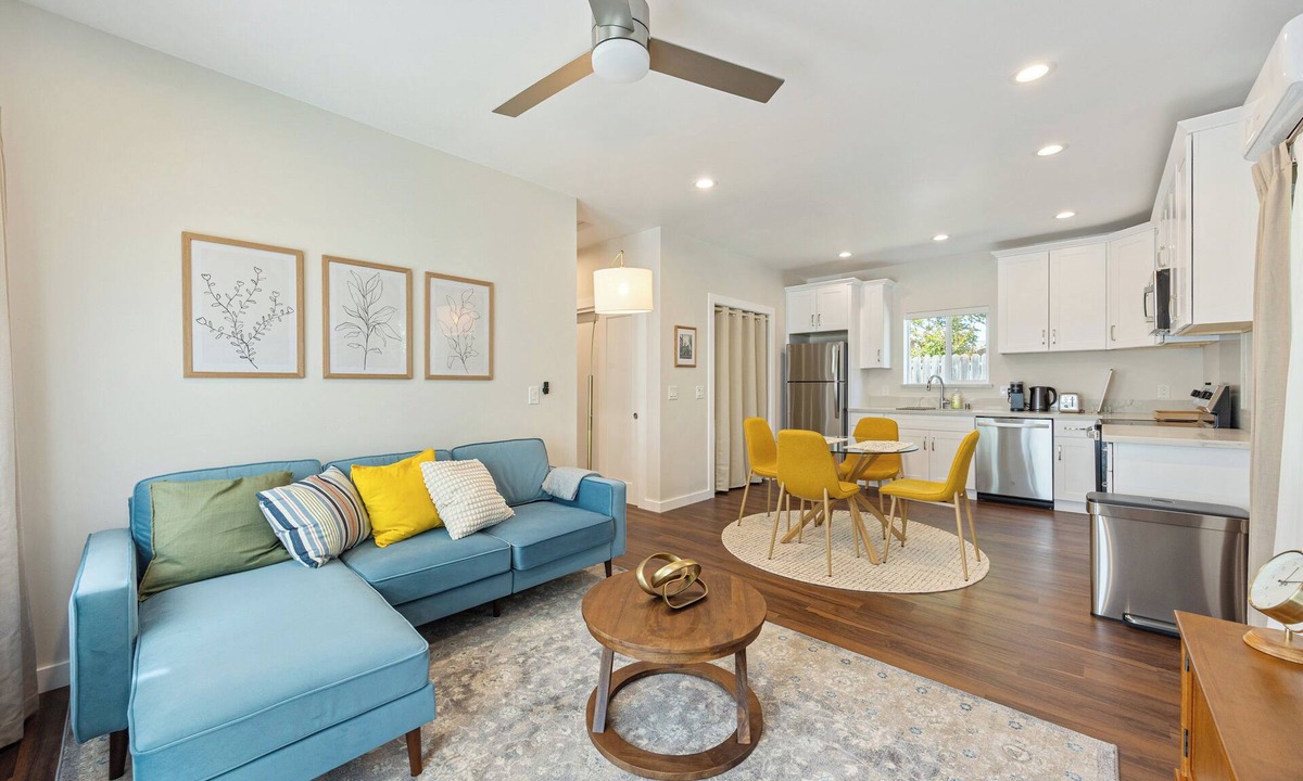 East Sacramento House | Prime East Sacramento 1BR ADU with Office + Parking