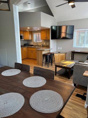 Smith River House | Private Cabin 21 with Jacuzzi and Spacious Deck