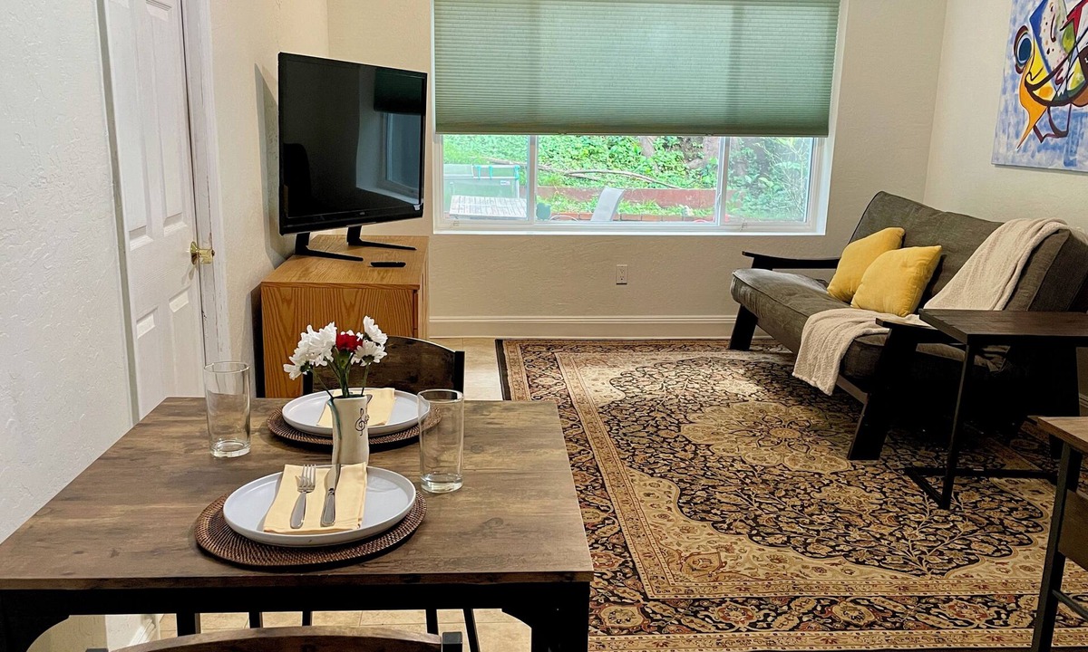 Mount Davidson Apartment | Private Ground-Level Studio near Public Transit, Shopping, & Nature