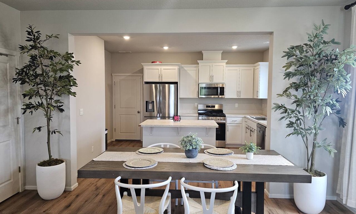 North Plains House | Private Master Suite Near Intel & Hillsboro & Portland