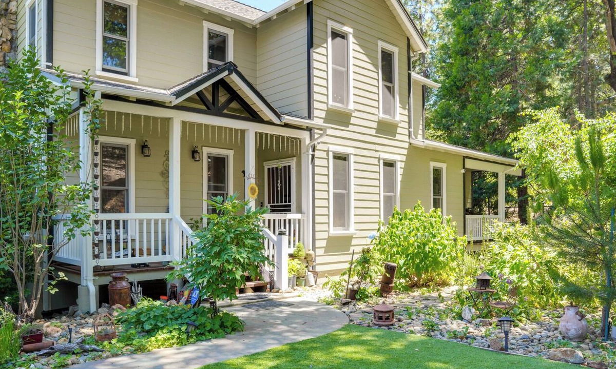 Tuolumne House | Private Pool & Fire Pit! Tuolumne Family Retreat