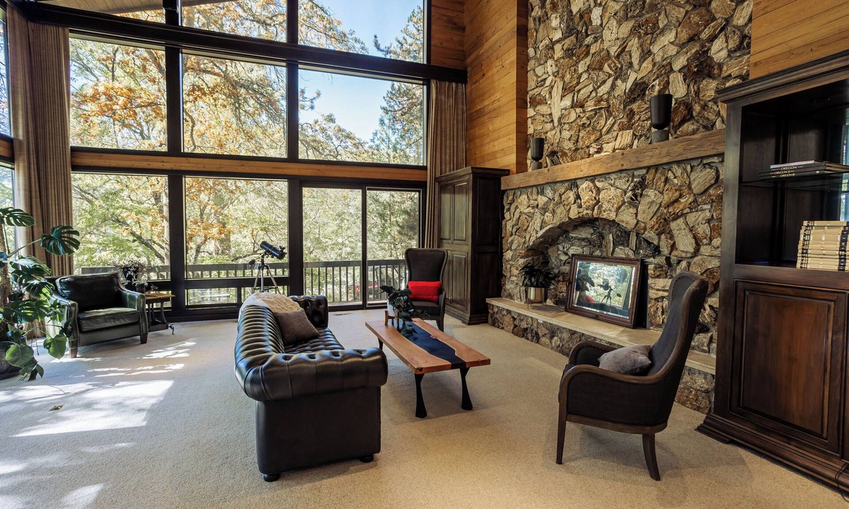 Rogue River House | Private Resort style nature retreat, with pool, pet-friendly