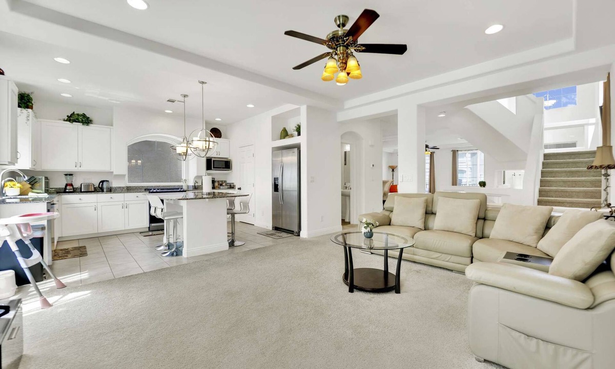 Enterprise House | Quiet & Centrally Located 15 Minutes from Vegas Strip