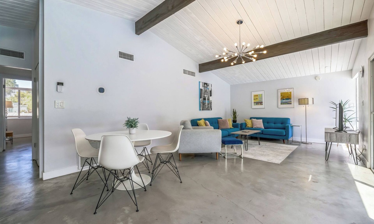 Racquet Club Estates House | Quintessential Midcentury Modern Alexander House