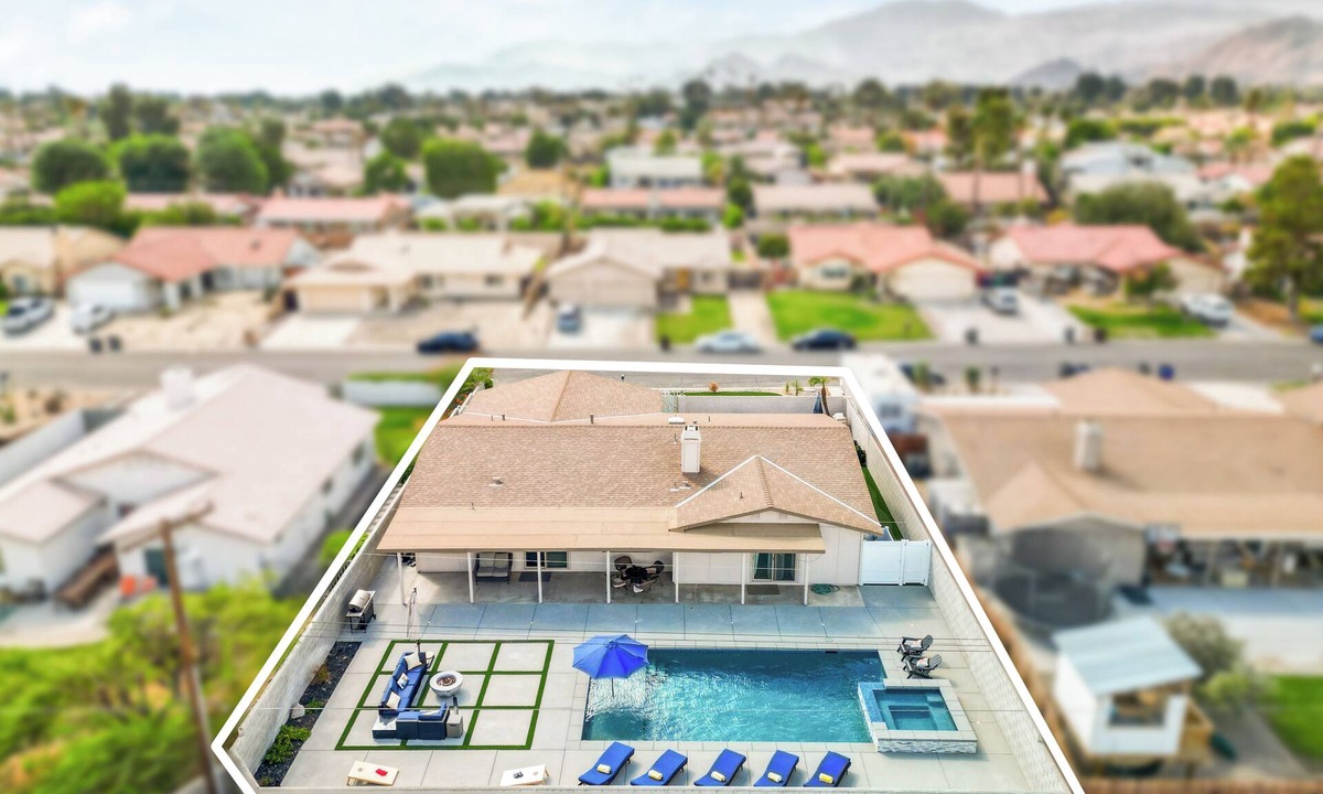 Bermuda Dunes House | R&R:Saltpool&Spa, Golf, Arcade &Ping Pong+firepits