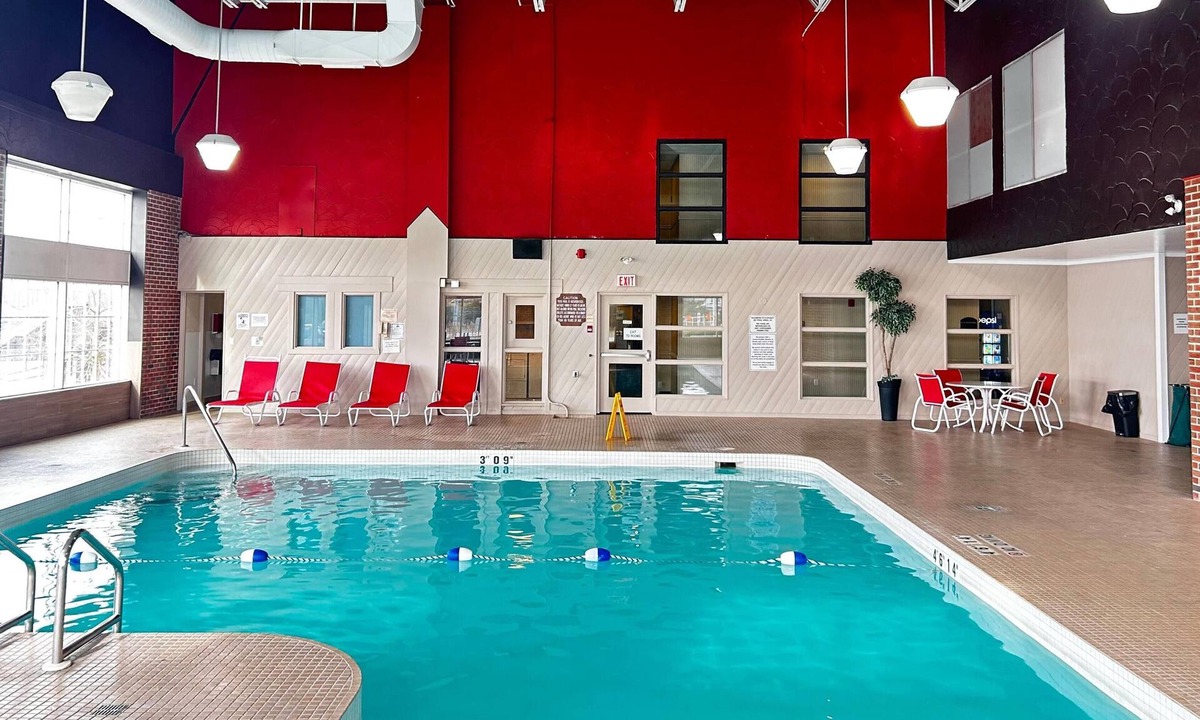 Trenton Hotel | Ramada by Wyndham Trenton